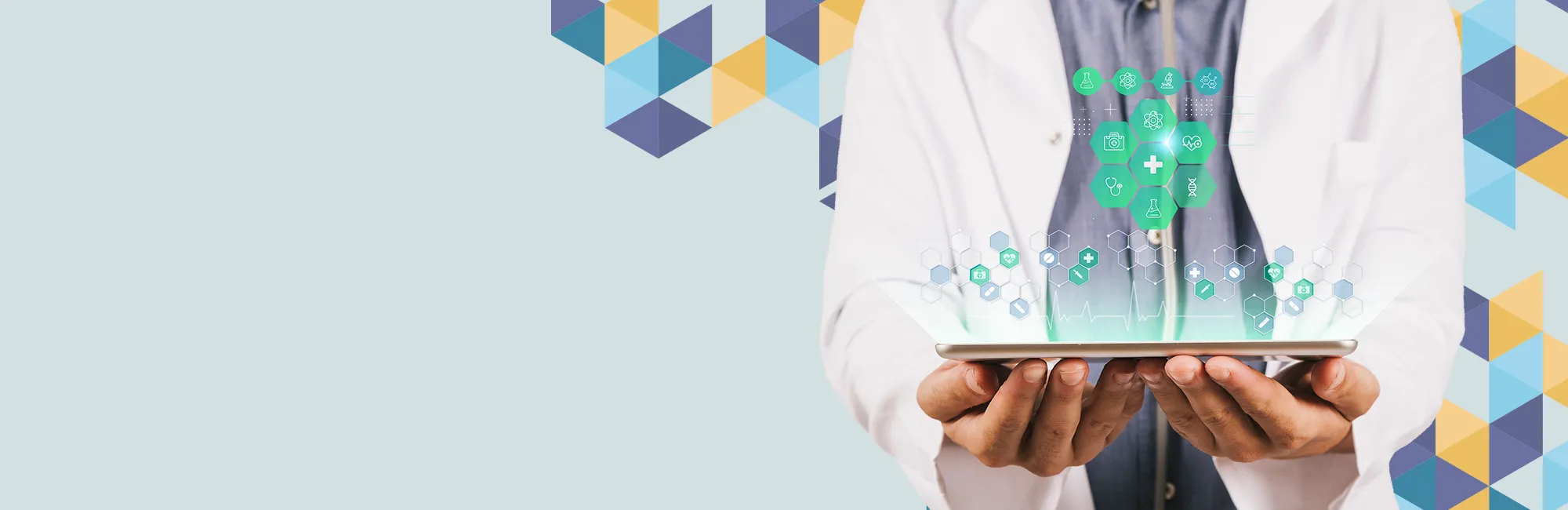 Médecin avec une tablette